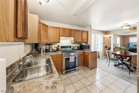 5806 Madison Avenue Cleveland OH 44102