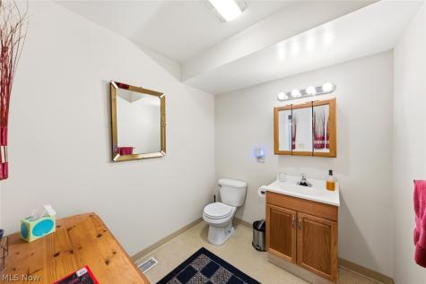 5806 Madison Avenue Cleveland OH 44102