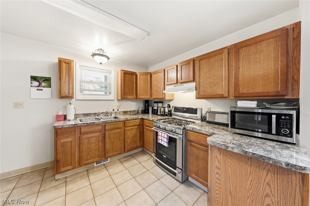 5806 Madison Avenue Cleveland OH 44102