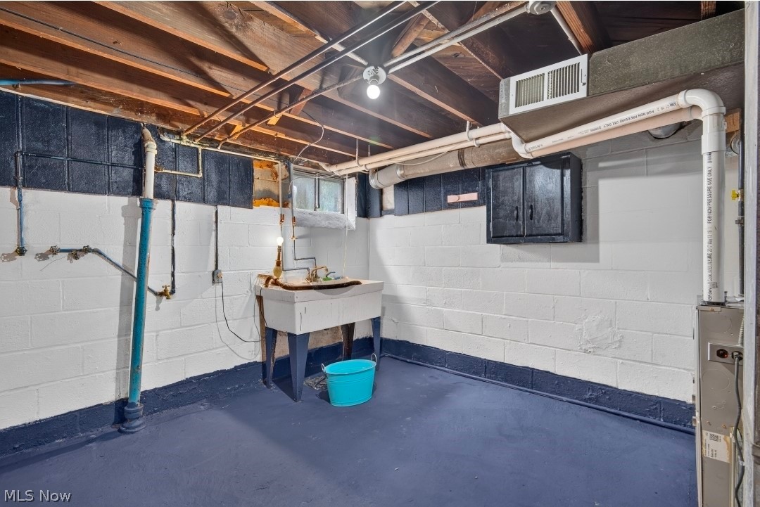 4724 Green Road Warrensville Heights OH 44128