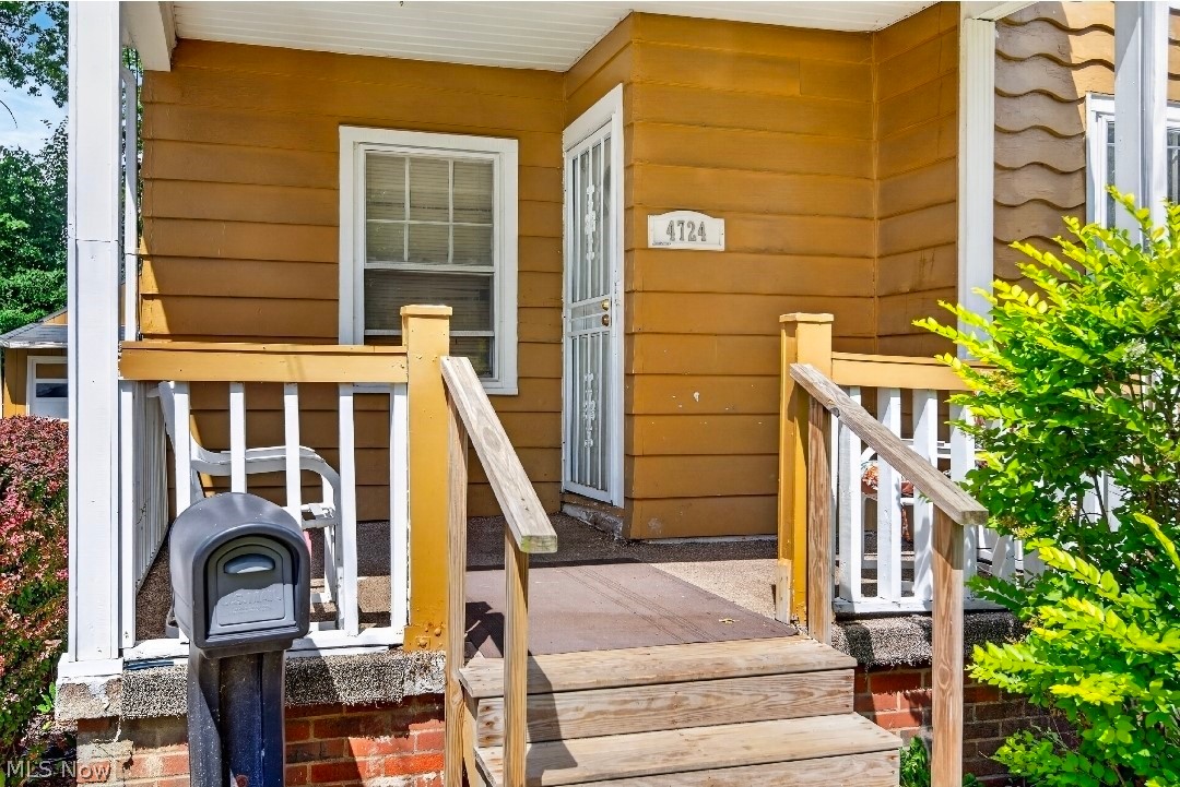 4724 Green Road Warrensville Heights OH 44128