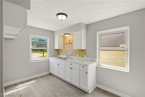 1620 Cedar Drive Lorain OH 44052