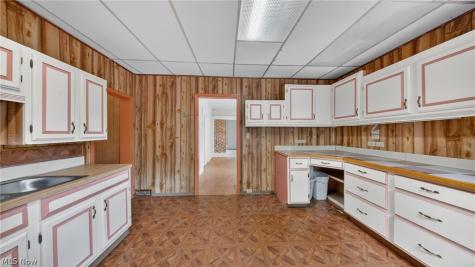 1320 W 87th Street Cleveland OH 44102