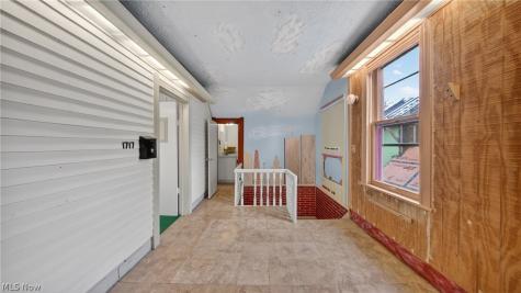 1320 W 87th Street Cleveland OH 44102