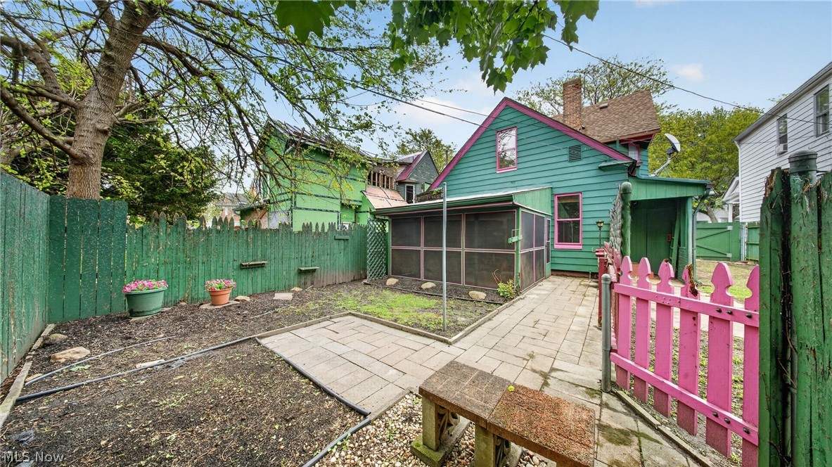 1320 W 87th Street Cleveland OH 44102