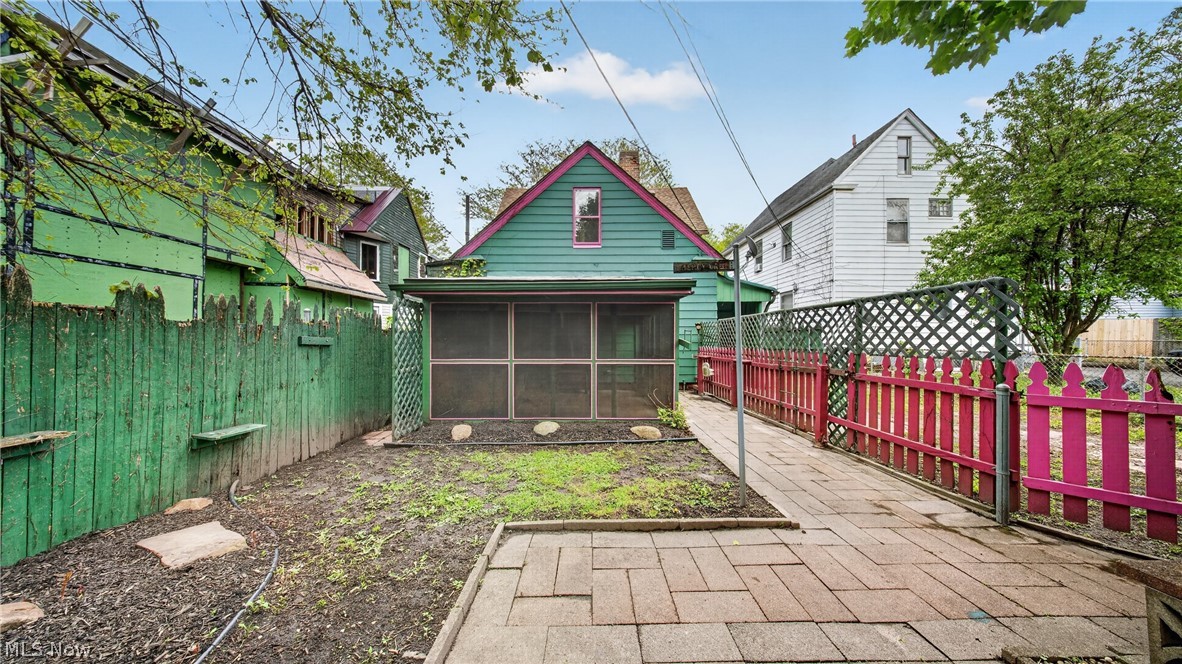 1320 W 87th Street Cleveland OH 44102