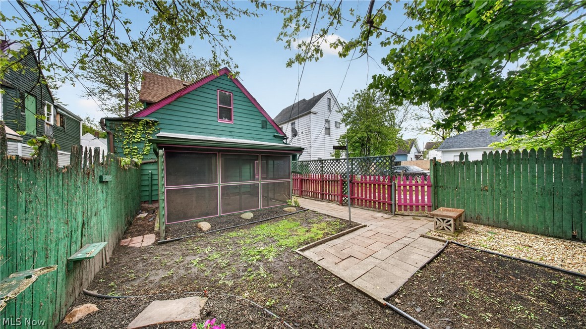 1320 W 87th Street Cleveland OH 44102