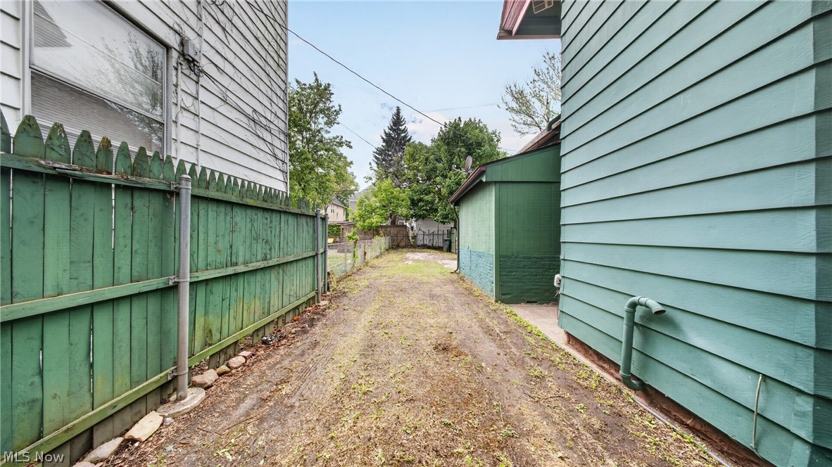 1320 W 87th Street Cleveland OH 44102