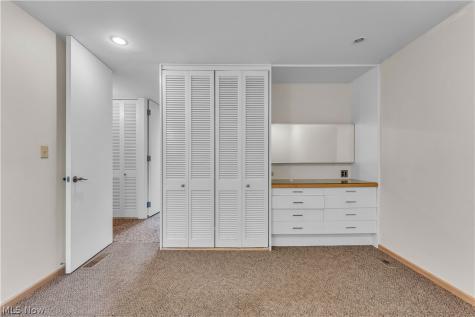 478 Tamiami Trail Akron OH 44303