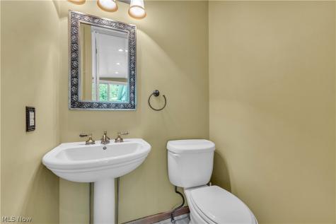 478 Tamiami Trail Akron OH 44303