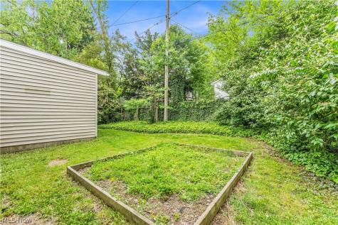 478 Tamiami Trail Akron OH 44303