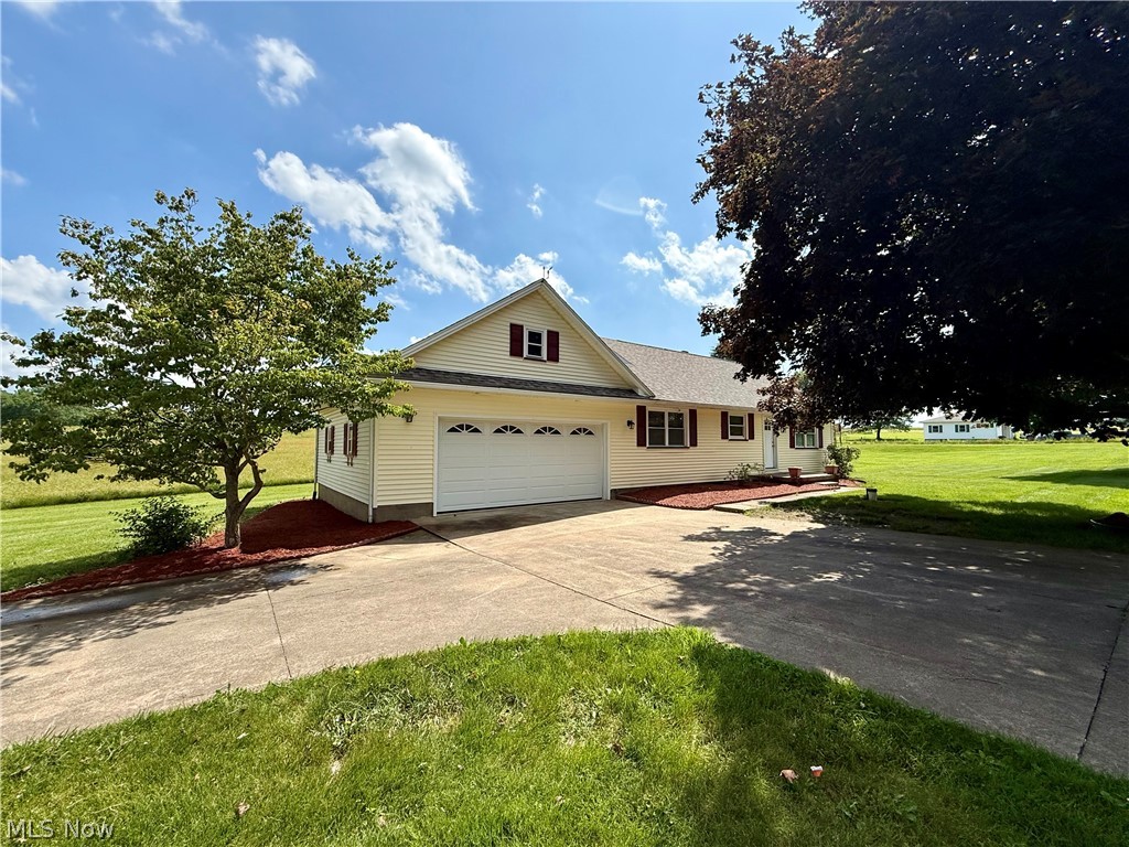 3278 Fresno Road NW Carrollton OH 44615