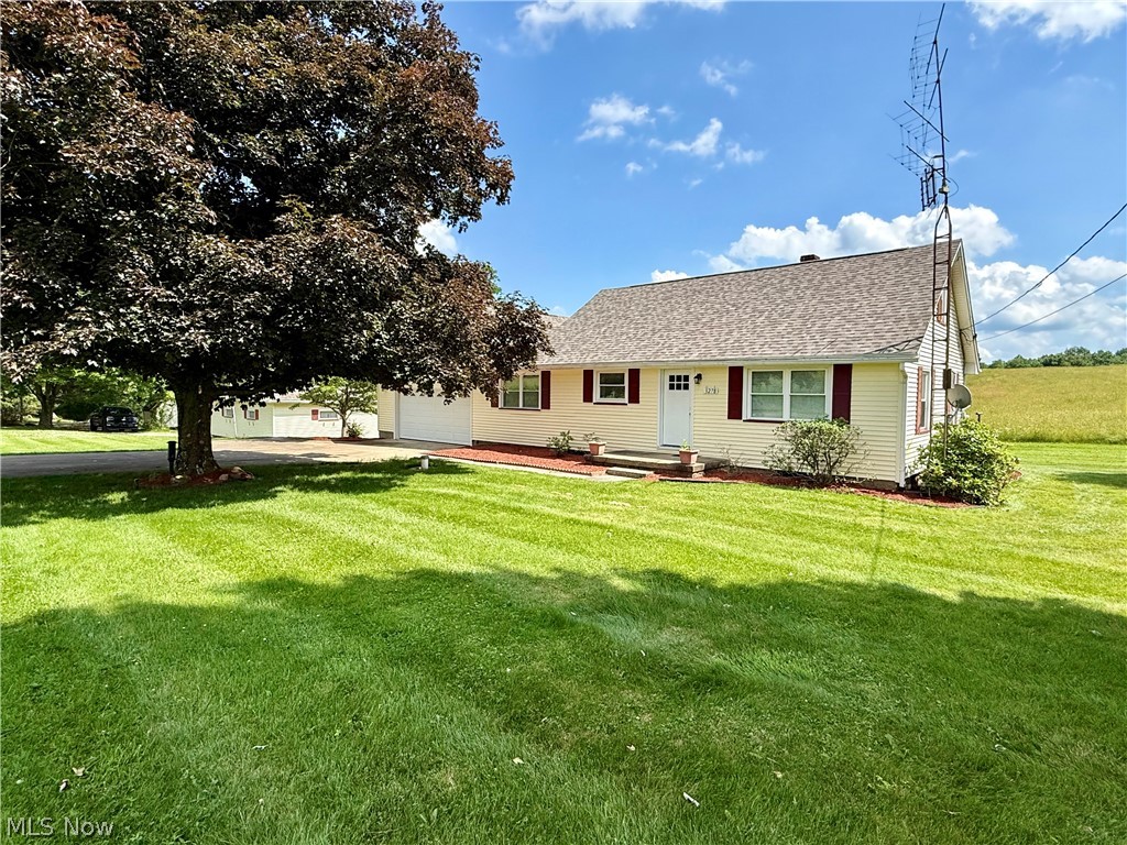 3278 Fresno Road NW Carrollton OH 44615