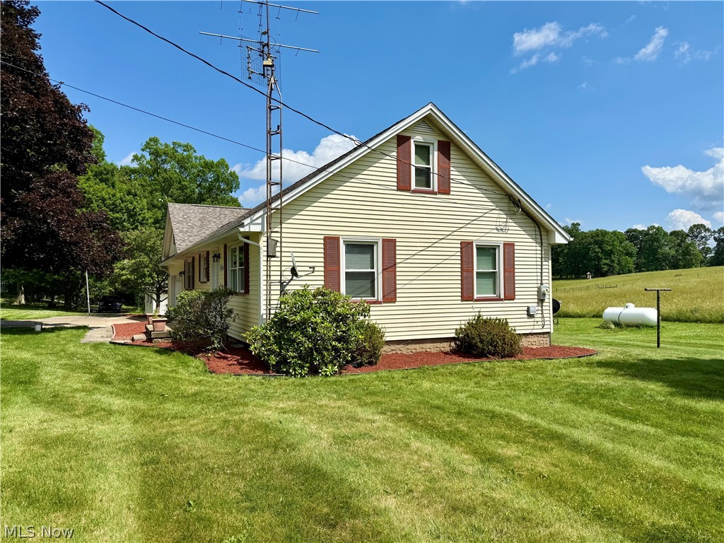 3278 Fresno Road NW Carrollton OH 44615