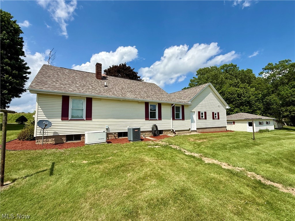 3278 Fresno Road NW Carrollton OH 44615