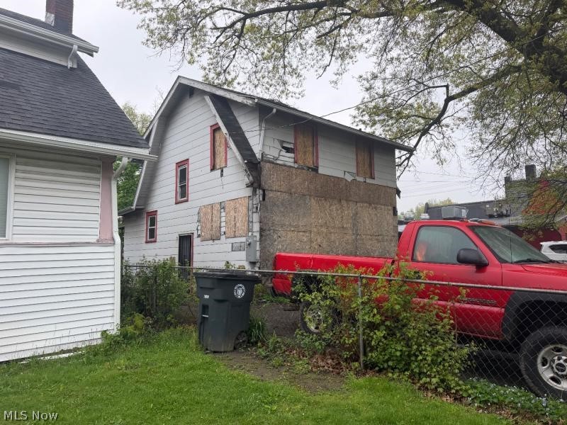 549 Bacon Avenue Akron OH 44320