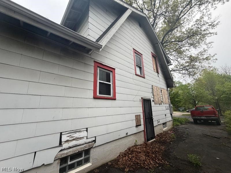 549 Bacon Avenue Akron OH 44320