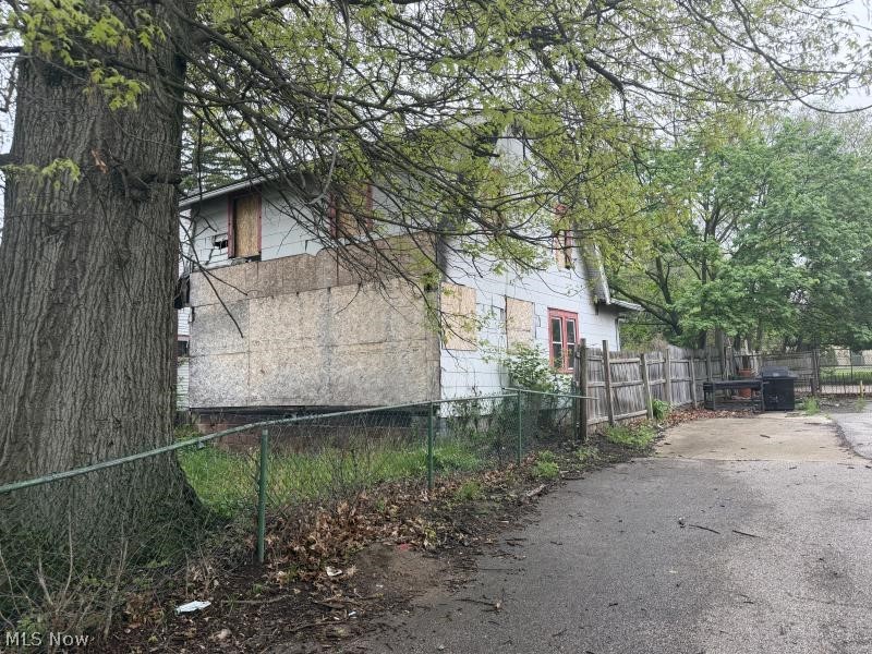 549 Bacon Avenue Akron OH 44320