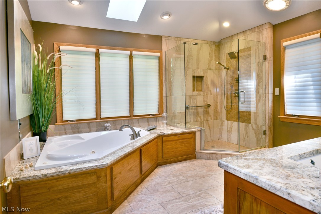 1925 Brittainy Oaks Trail NE Warren OH 44484