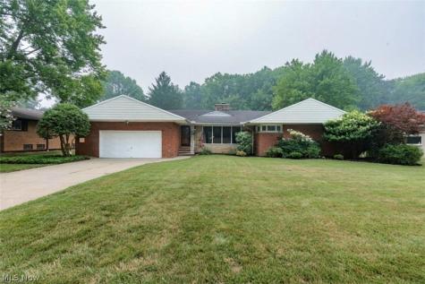 10710 Cardinal Lane Brecksville OH 44141