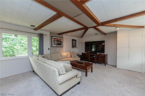 10710 Cardinal Lane Brecksville OH 44141