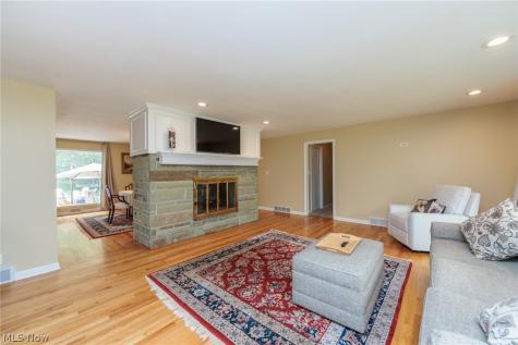 10710 Cardinal Lane Brecksville OH 44141