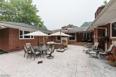 10710 Cardinal Lane Brecksville OH 44141