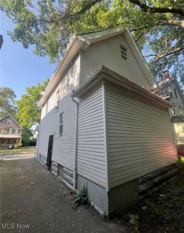 10728 Gooding Avenue Cleveland OH 44108