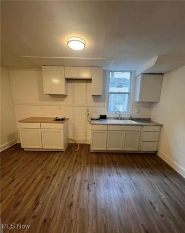 10728 Gooding Avenue Cleveland OH 44108