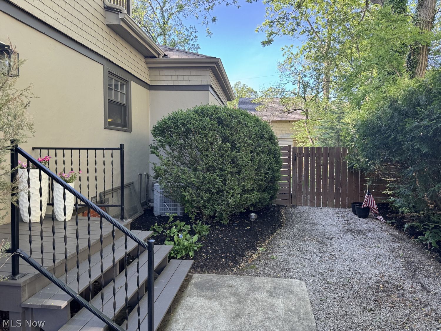 120 Harrison Street Elyria OH 44035