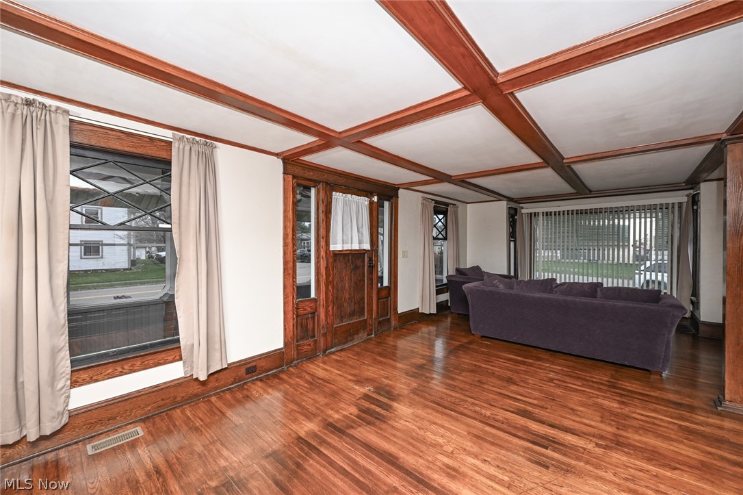 329 Redwood Street SW Beach City OH 44608
