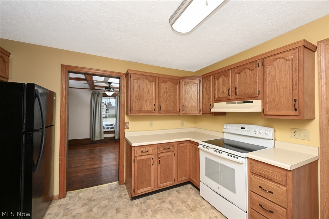 329 Redwood Street SW Beach City OH 44608