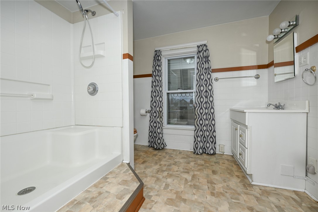 329 Redwood Street SW Beach City OH 44608