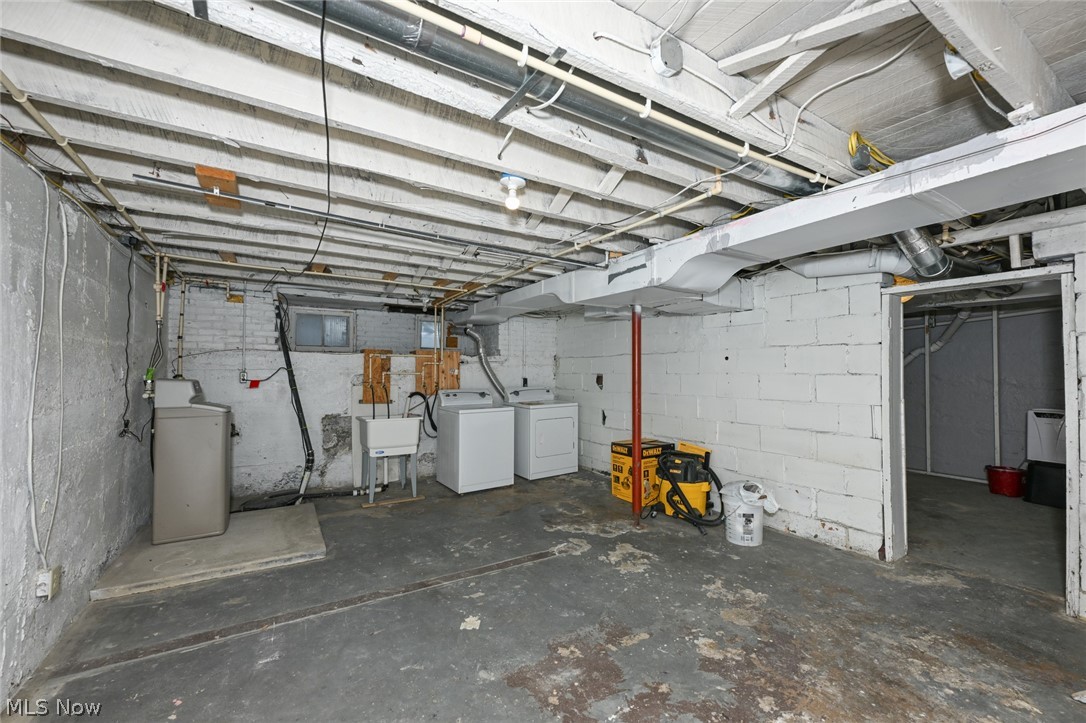 329 Redwood Street SW Beach City OH 44608