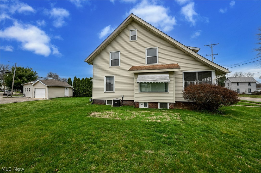 329 Redwood Street SW Beach City OH 44608