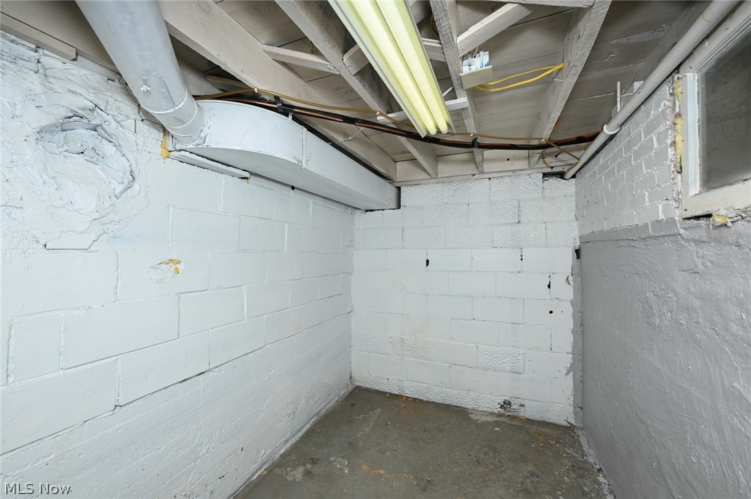 329 Redwood Street SW Beach City OH 44608