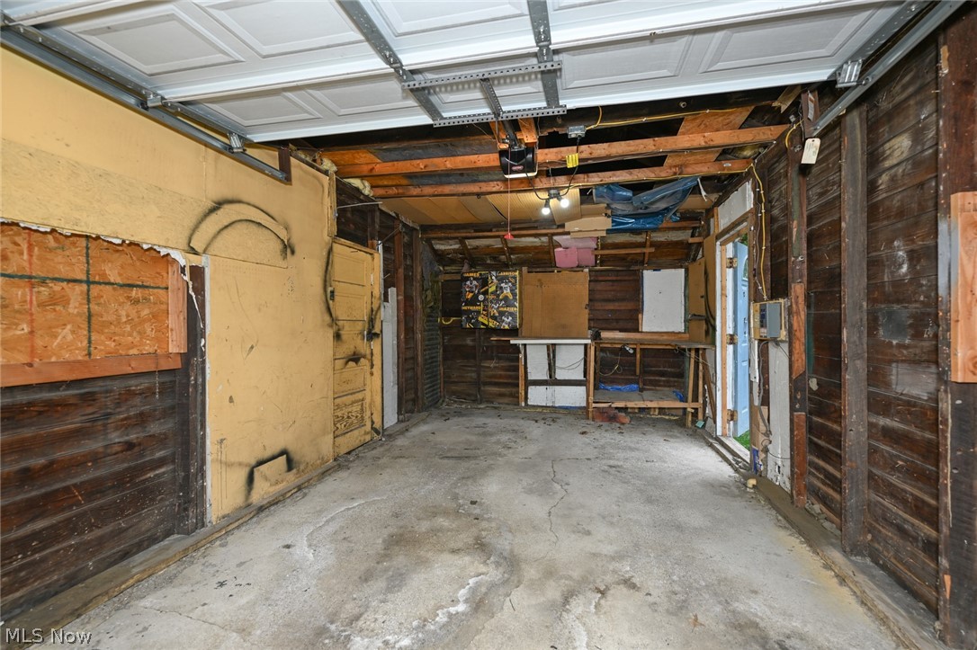 329 Redwood Street SW Beach City OH 44608
