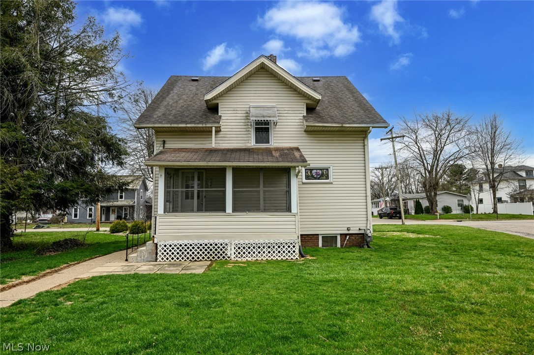 329 Redwood Street SW Beach City OH 44608