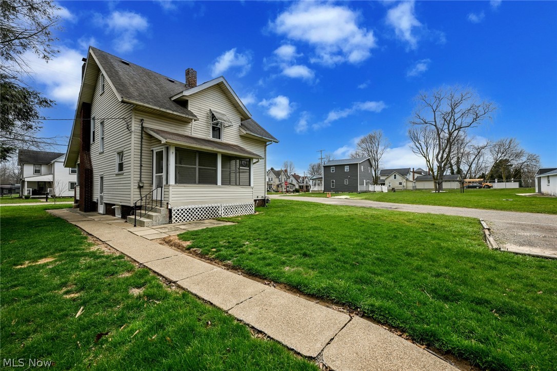 329 Redwood Street SW Beach City OH 44608
