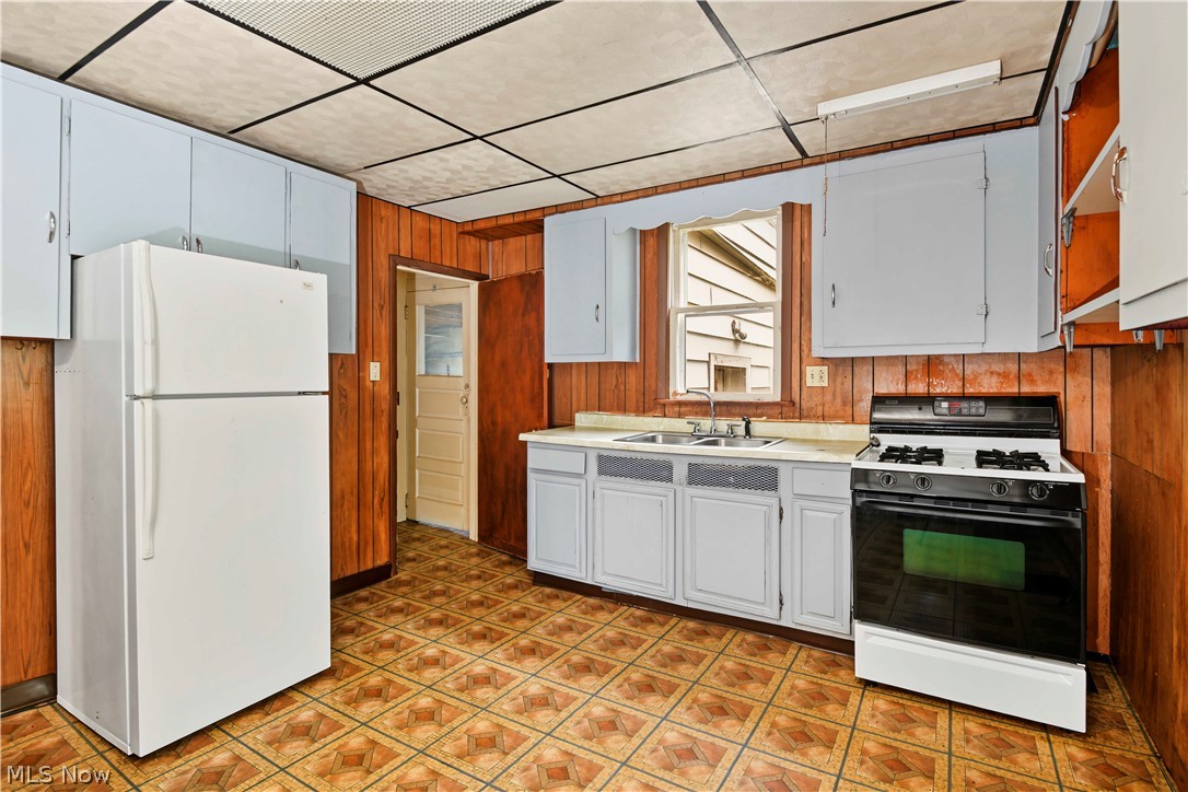 593 E Perry Street Salem OH 44460
