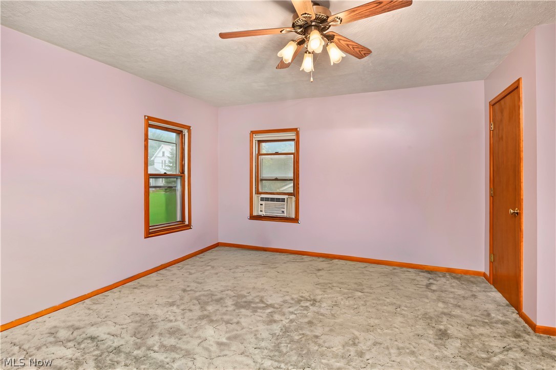 593 E Perry Street Salem OH 44460