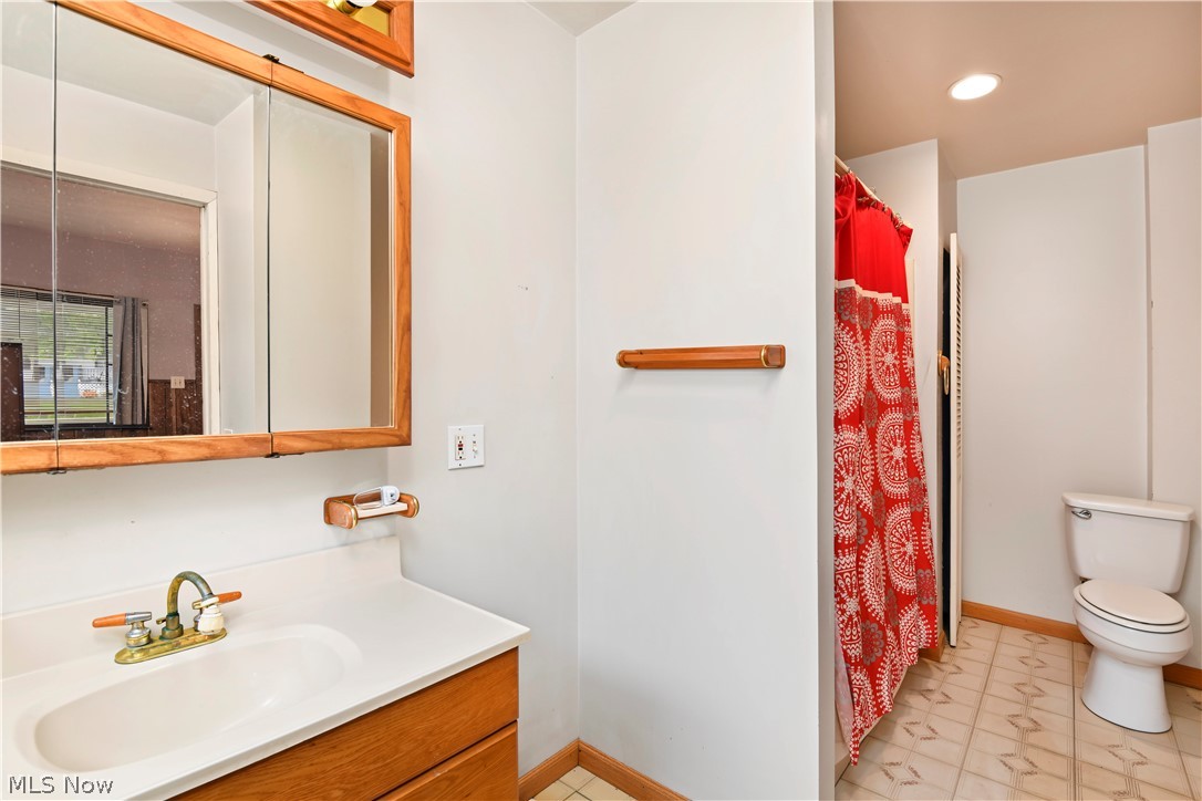 593 E Perry Street Salem OH 44460