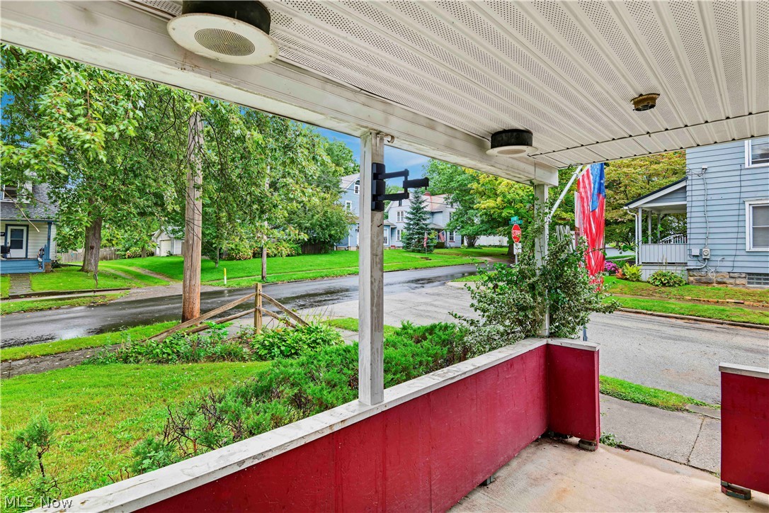593 E Perry Street Salem OH 44460