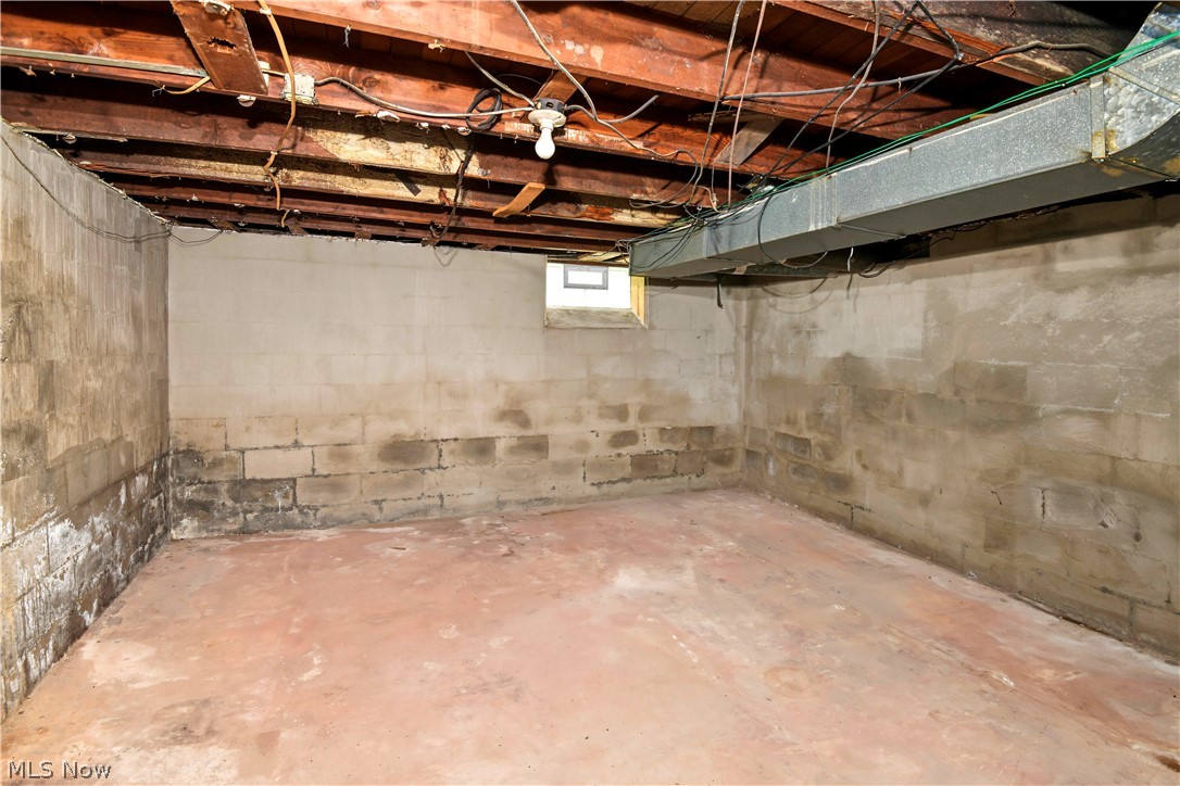 593 E Perry Street Salem OH 44460