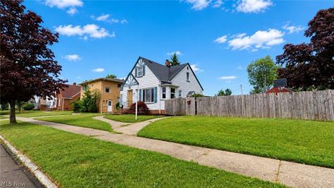 8423 Greenlawn Avenue Parma OH 44129