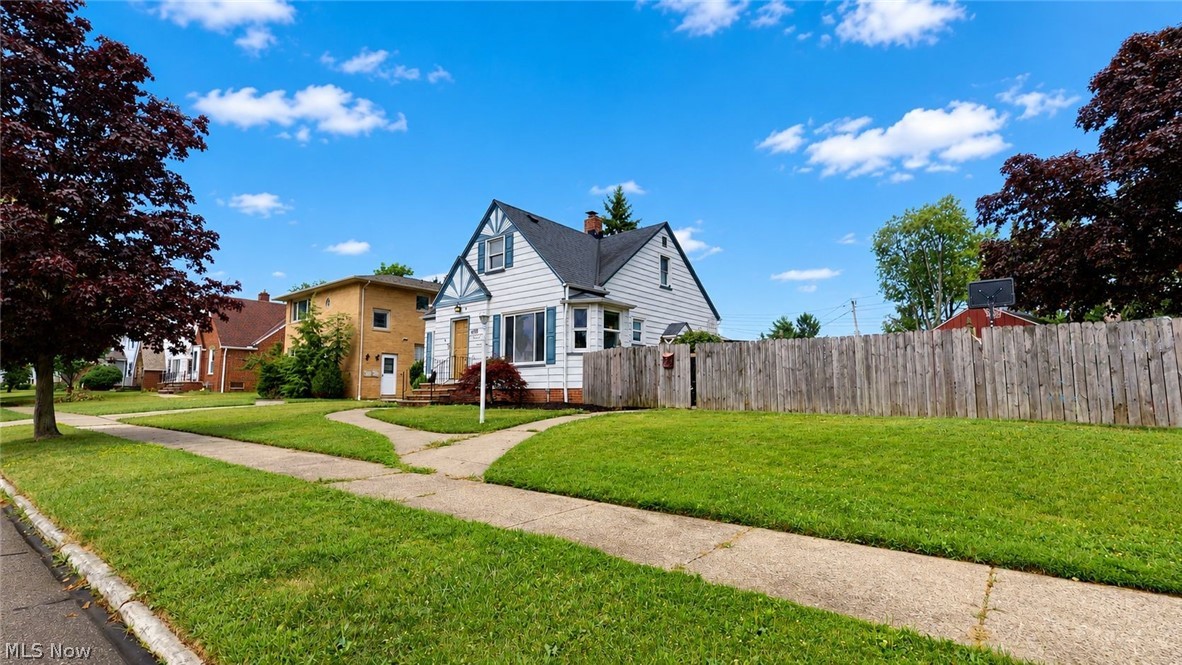 8423 Greenlawn Avenue Parma OH 44129
