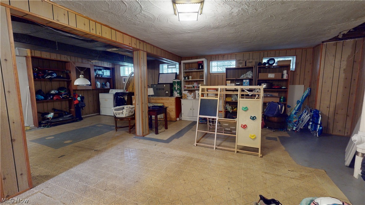 8423 Greenlawn Avenue Parma OH 44129