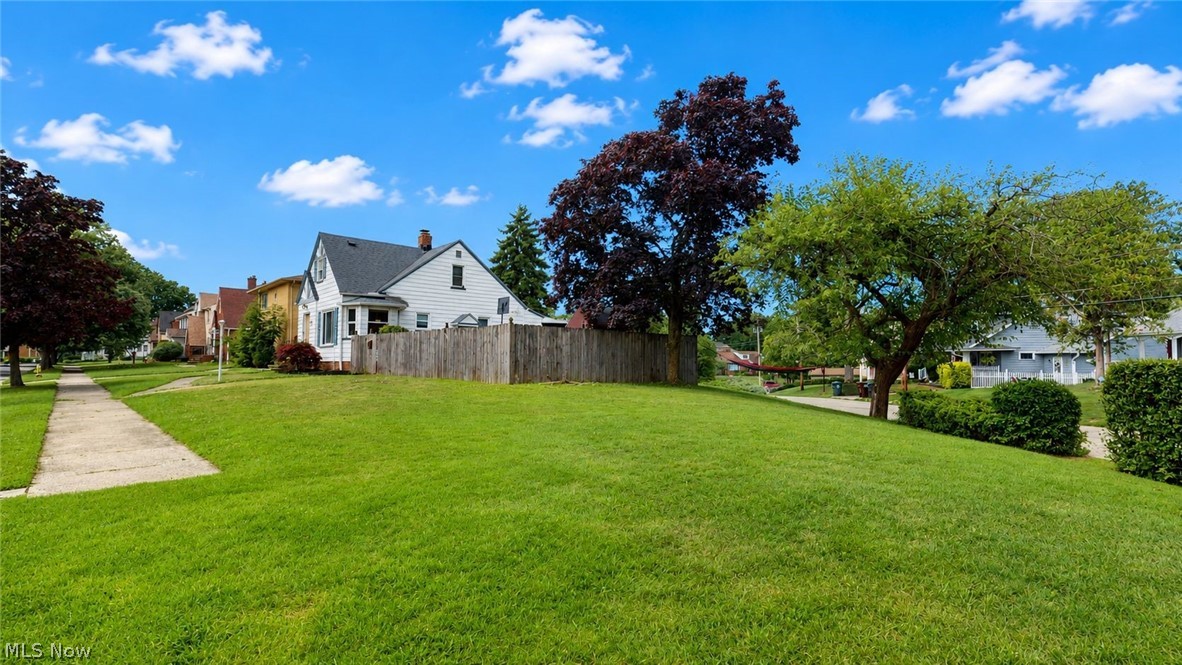 8423 Greenlawn Avenue Parma OH 44129