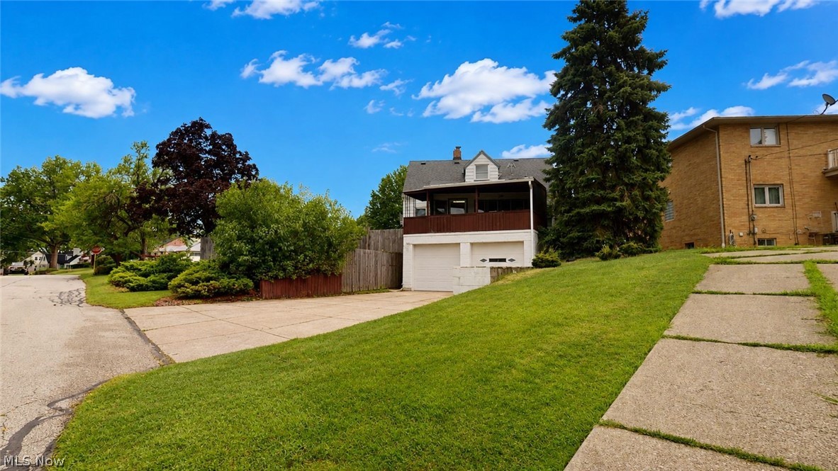 8423 Greenlawn Avenue Parma OH 44129