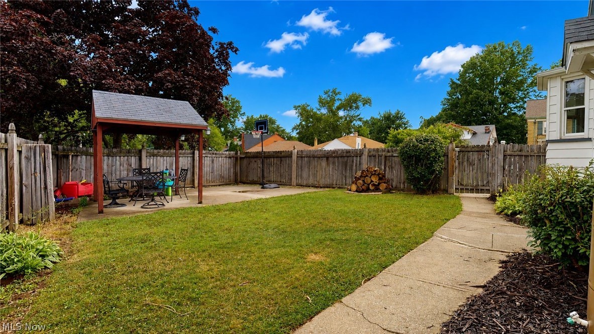 8423 Greenlawn Avenue Parma OH 44129